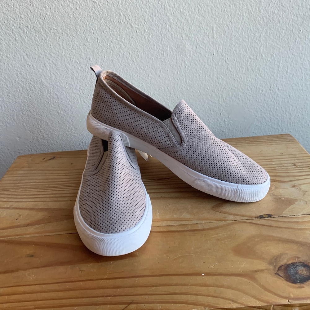 Tommy Bahama Slip on Sneaker